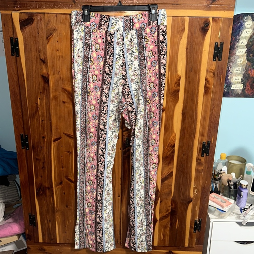 Maurices Multicolor Floral Patterned Pants - Picture 2 of 6